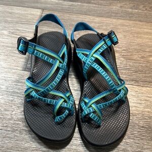 Chaco Strappy Blue and Black Sandals woman’s 9 (b183)